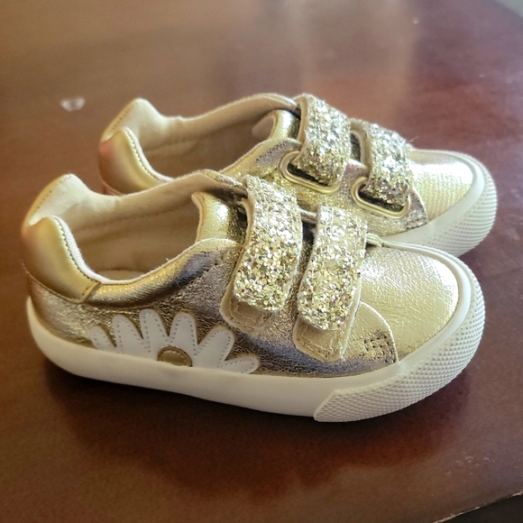 Shoes - Picture 2 of 3